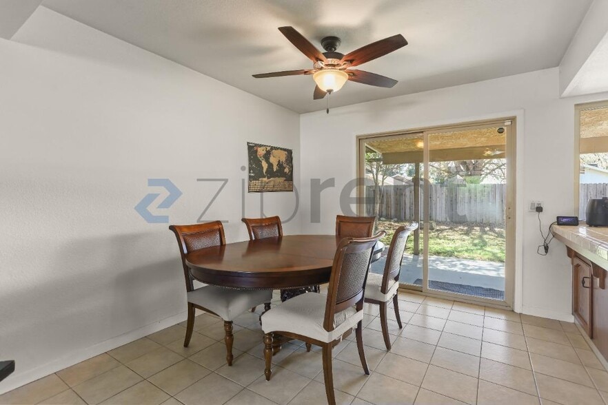 Building Photo - 2847 Hillcrest St