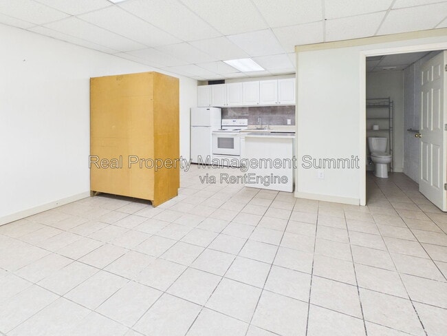 Building Photo - 2501 N Augusta St