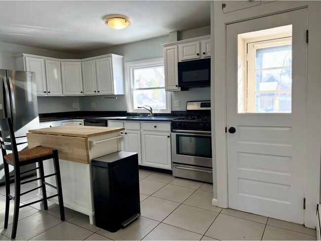 Building Photo - 90 Mill St