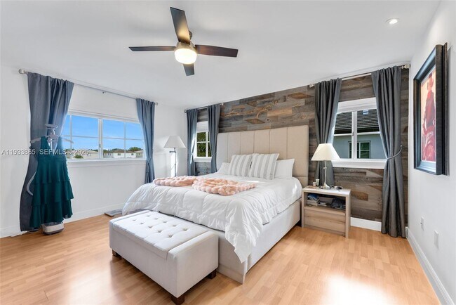 Building Photo - 12925 SW 49th Ct