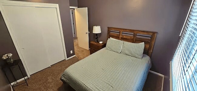 Building Photo - Spacious 4-Bed Westside Home