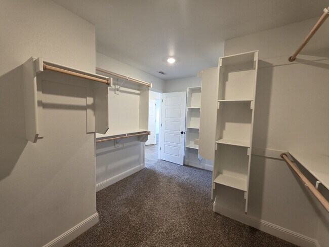 Building Photo - 2405 Graham Ln