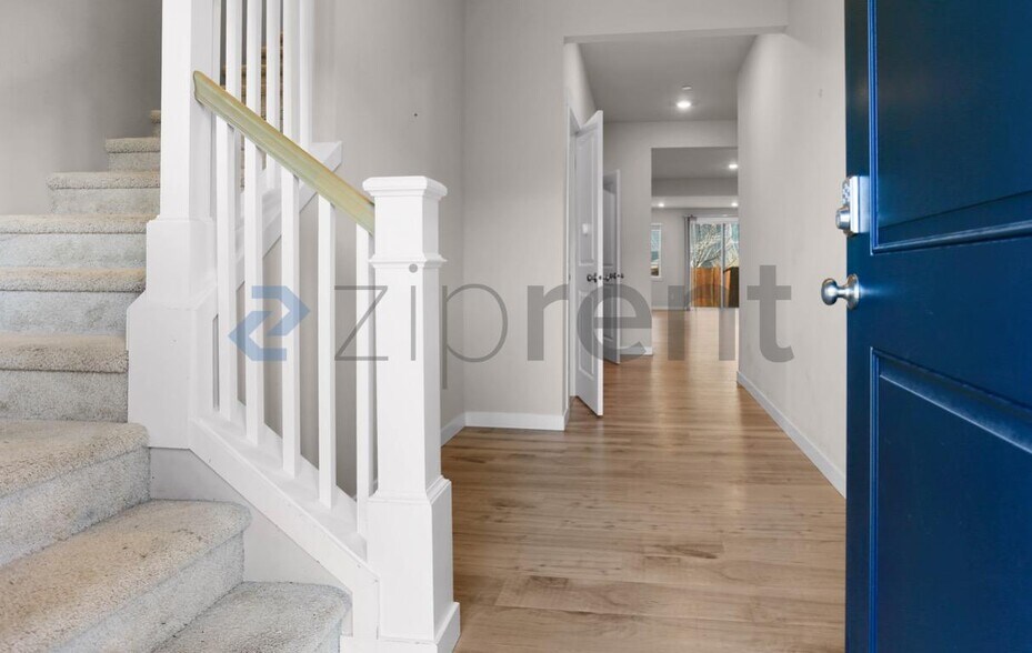 Building Photo - 18823 111th Ave E