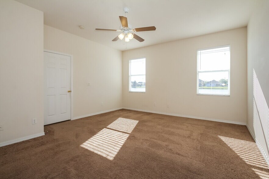 Building Photo - 2337 125th Dr E