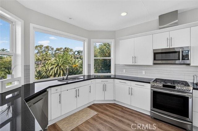 Building Photo - 214 Avenida Montalvo