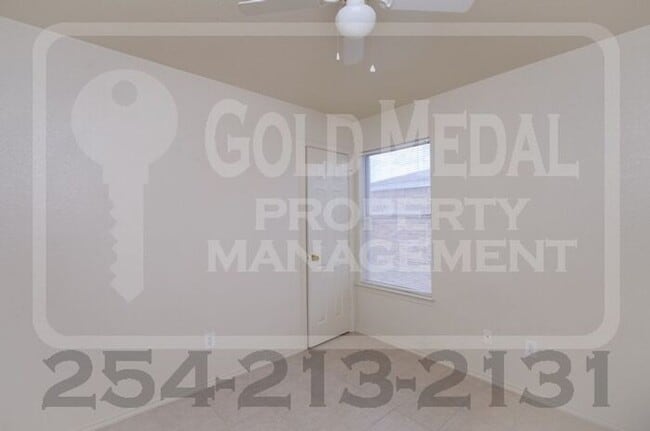 Building Photo - 3402 Hereford Ln