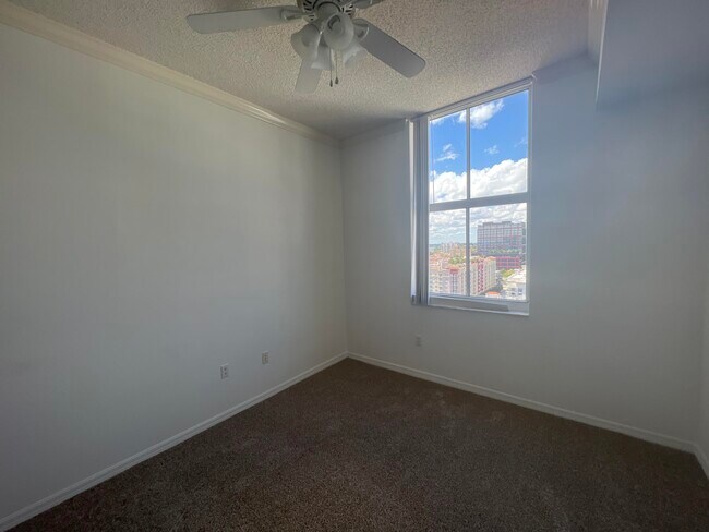 Building Photo - 255 Evernia St