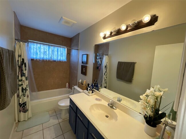 Building Photo - 14323 Cypress Ridge Dr