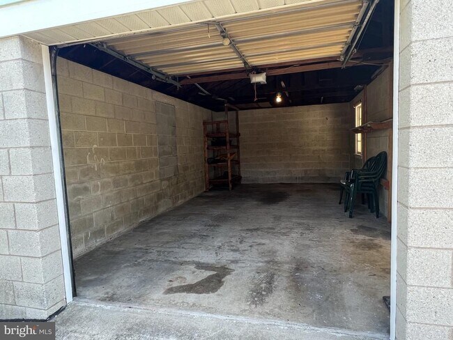 Building Photo - 138 E 7 Stars Rd