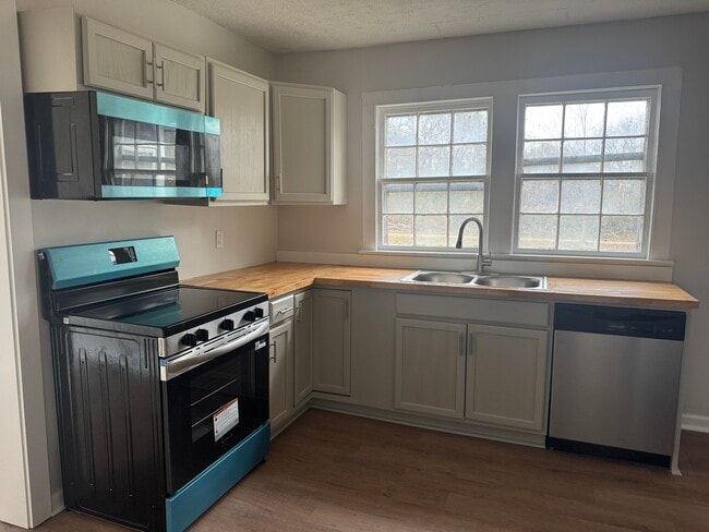 Building Photo - 3487 Jack Johnson Rd