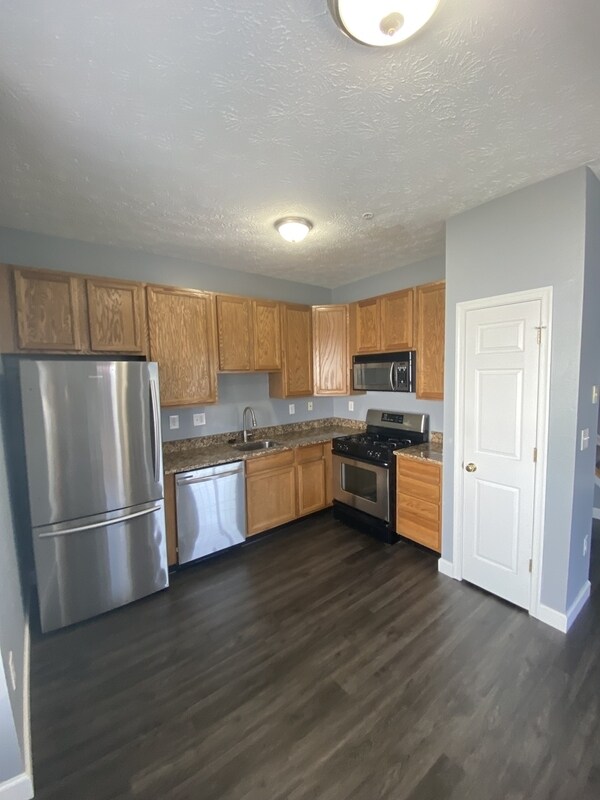 Building Photo - 8025 Brookstone Ct