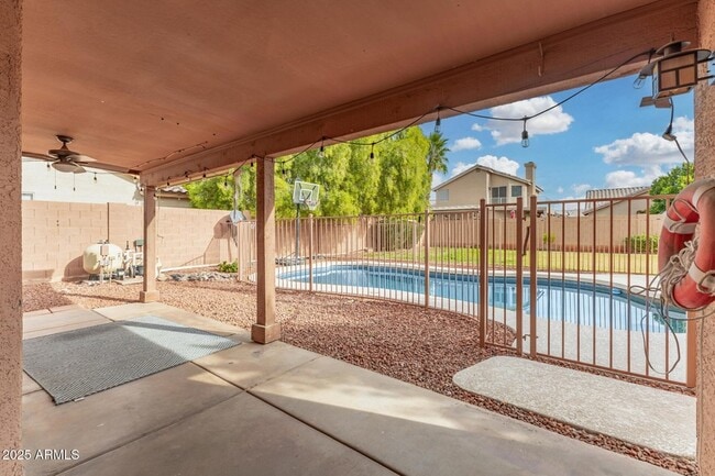 Building Photo - 15221 N 87th Dr