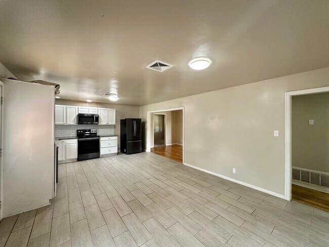 Building Photo - 5307 25th St