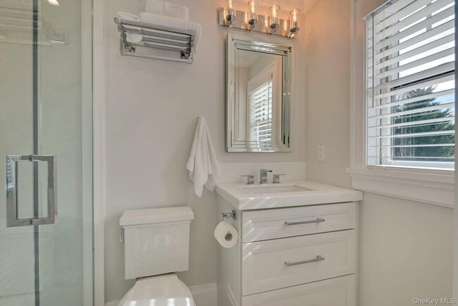 Building Photo - 165 Marine Pl