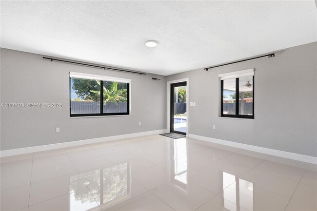 Building Photo - 4165 W 5th Ln