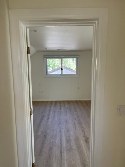 Building Photo - 9859 Foothill Blvd