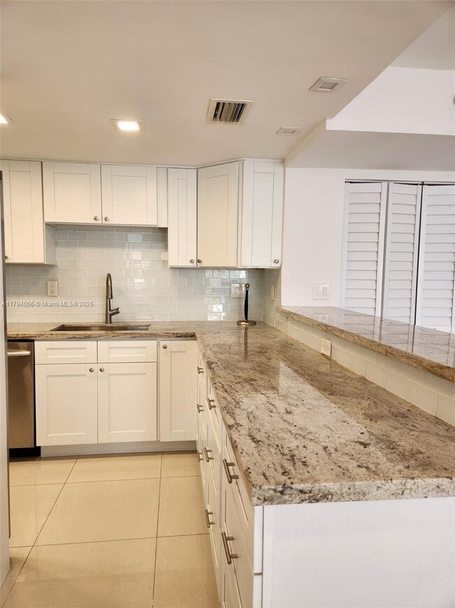 Building Photo - 5201 Orduna Dr