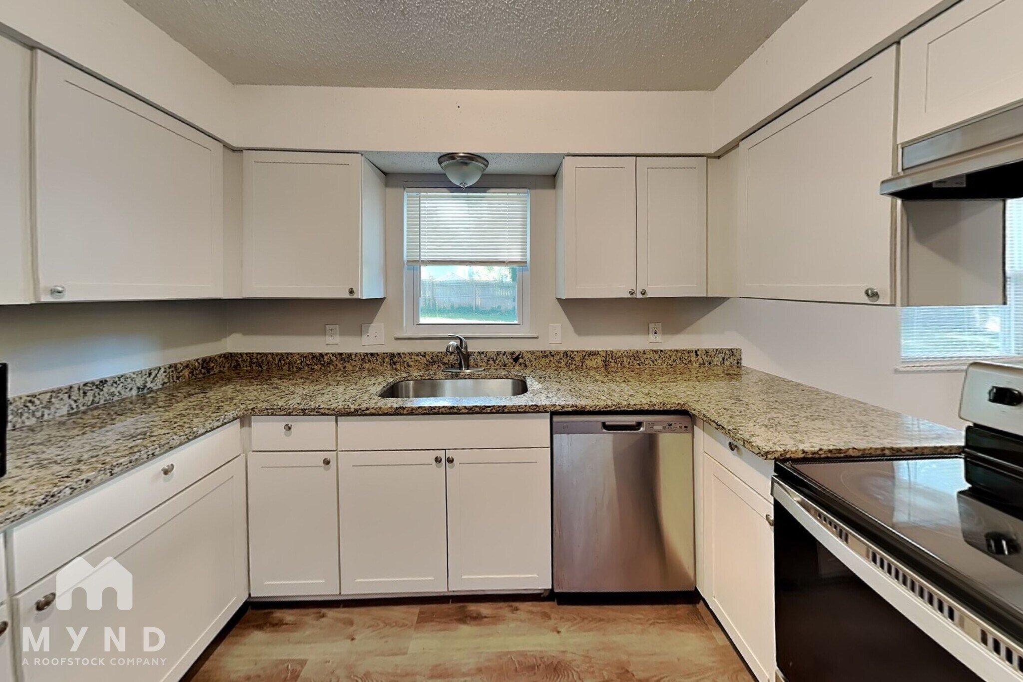 Building Photo - 6301 Ivory Palm Dr
