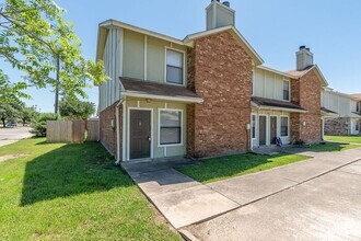 Building Photo - Two bedroom, two story townhome in Keller!