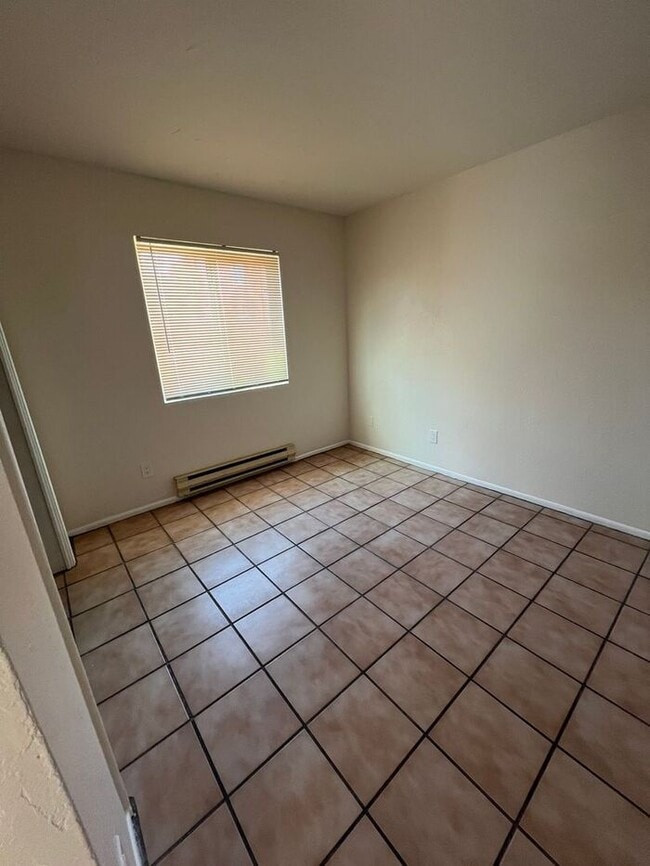 Building Photo - 1/2 MONTH FREE ON 12 MONTH LEASE AND MOVE ...