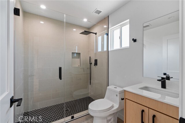 Building Photo - 11142 Woodley Ave