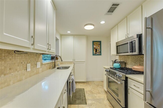 Building Photo - 1735 Spyglass Dr