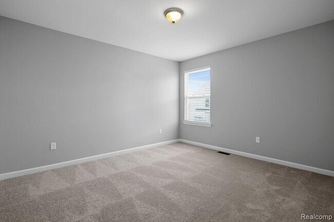 Building Photo - 277 Springview St