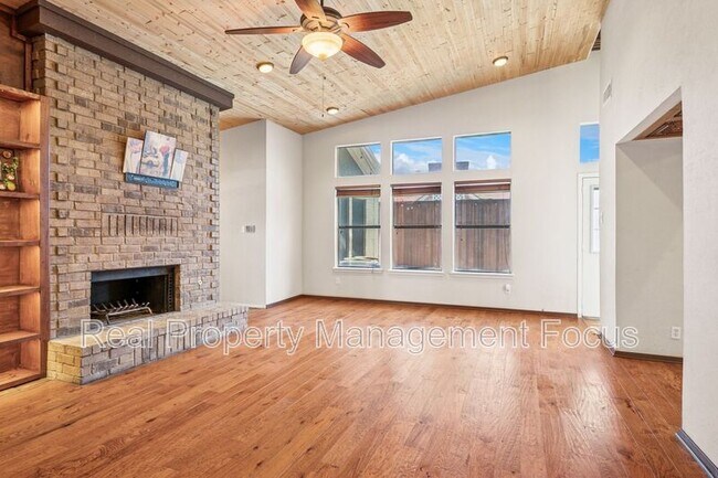 Building Photo - 2029 Whippoorwill Ln