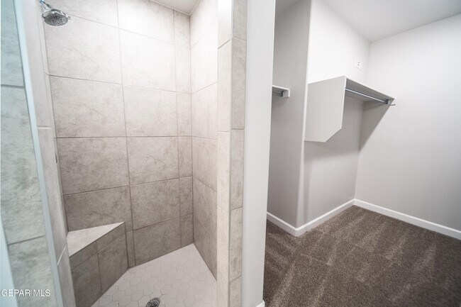 Building Photo - 249 Adamtowne Dr