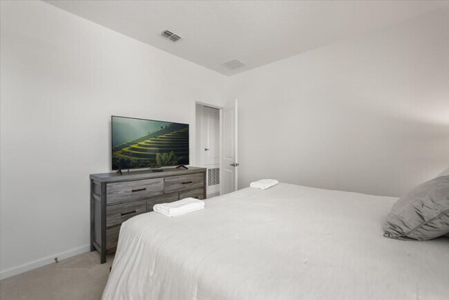 Building Photo - 301 Ballo Dr