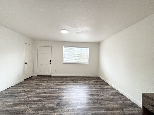 Building Photo - 436-436 S 800 W