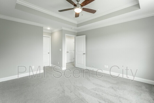 Building Photo - 591 Bellingham Dr NE