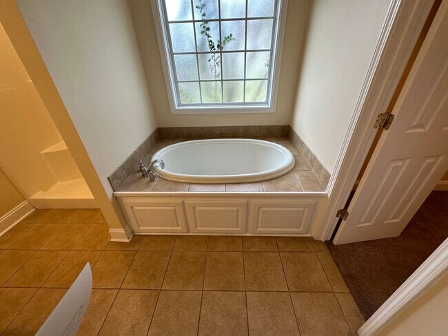 Building Photo - 789 Spence Dr