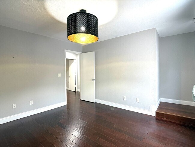 Building Photo - 4815 Walden Cir