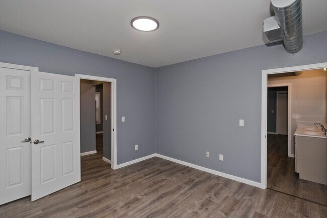 Building Photo - 27 Charbonneau Terrace