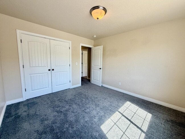 Building Photo - 5175 Fox Hollow Way