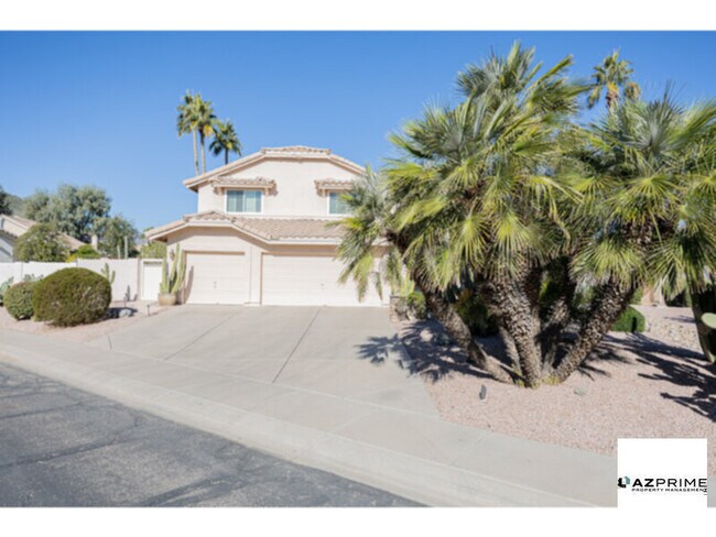 Building Photo - Discover your Dream Oasis in this 4/3 Phoenix Home, Nestled in the Exclusive Gated Shadow Rock golf