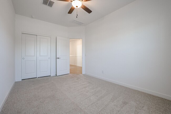 Building Photo - 4 Bedroom in Ambra Gated Community