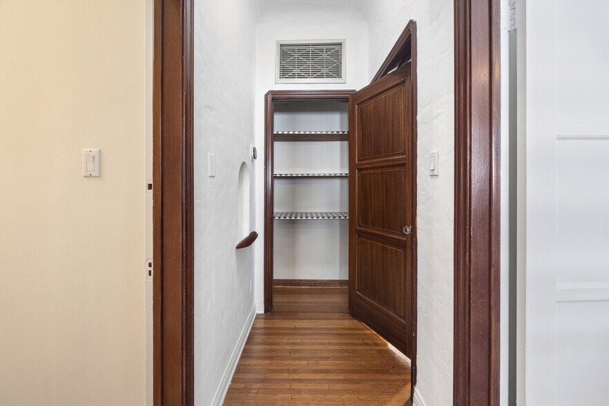 Building Photo - 166 N Arnaz Dr