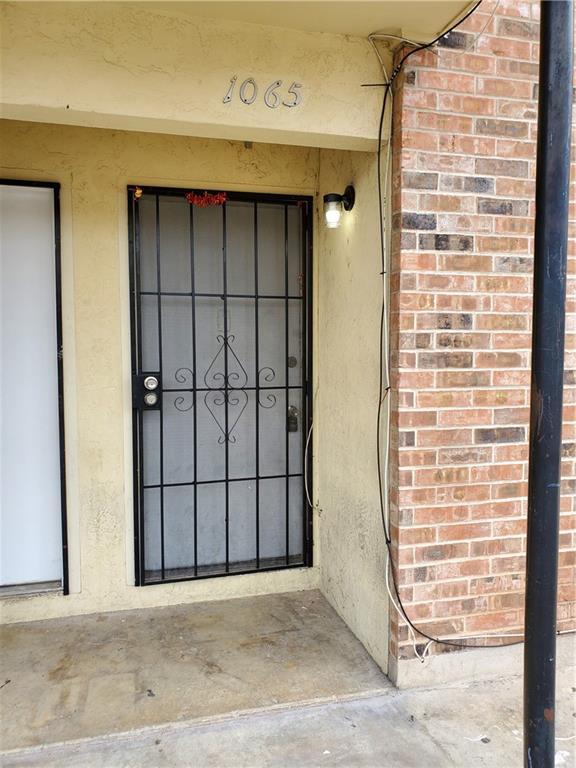 Building Photo - 1065 Linde Ave