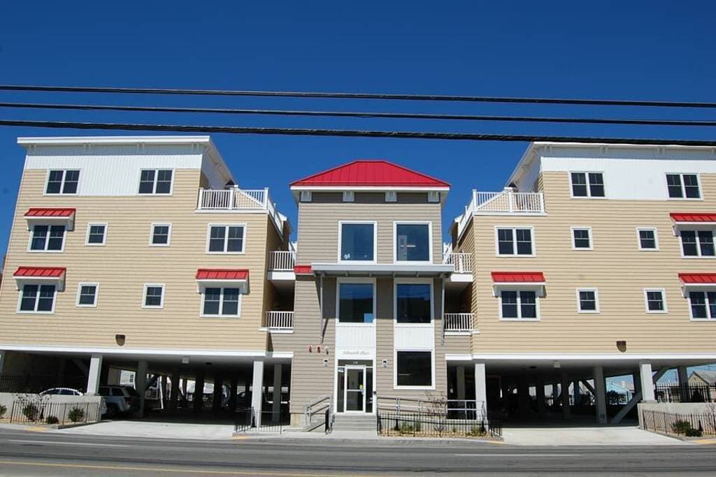 Building Photo - 128 Ashworth Ave