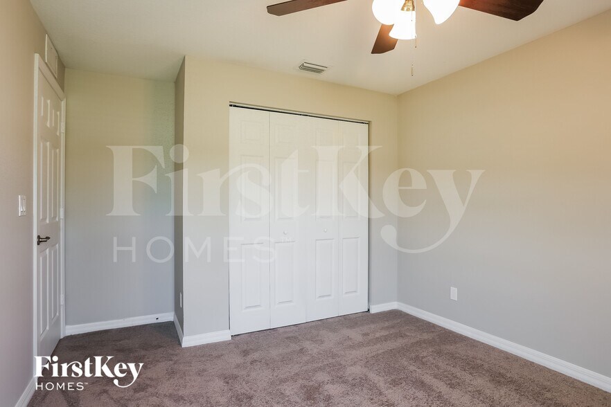 Building Photo - 1298 SW Crost Ave