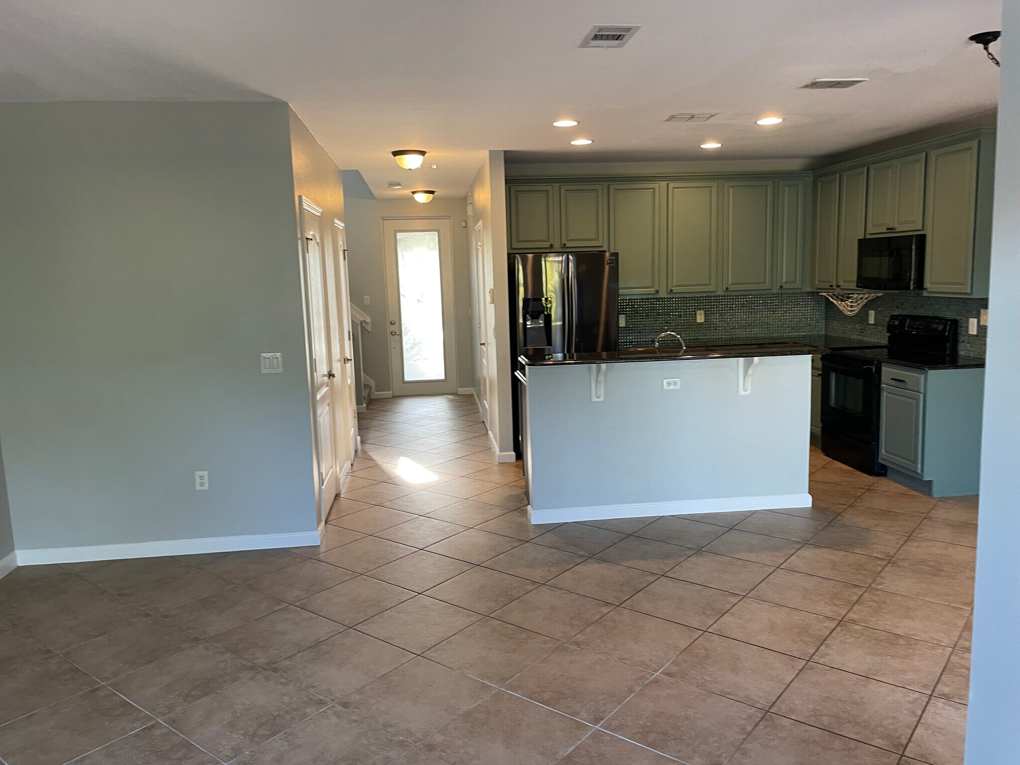 Building Photo - 725 Ventura Dr