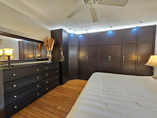 Building Photo - 3208 SE 11th St