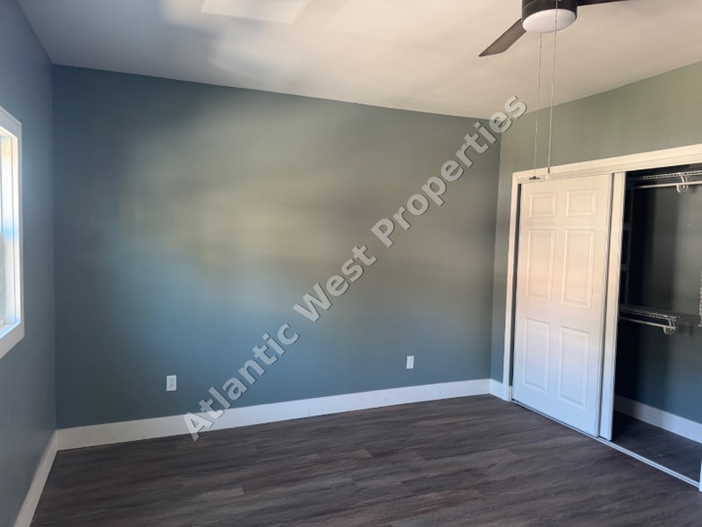 Building Photo - 545 Carplin Pl