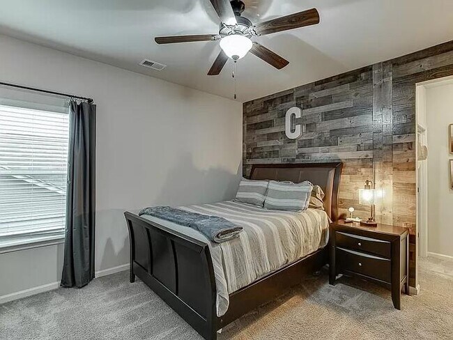 Building Photo - 7860 Gracen Dr