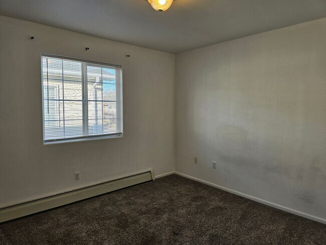 Building Photo - 1240 Taft Ave