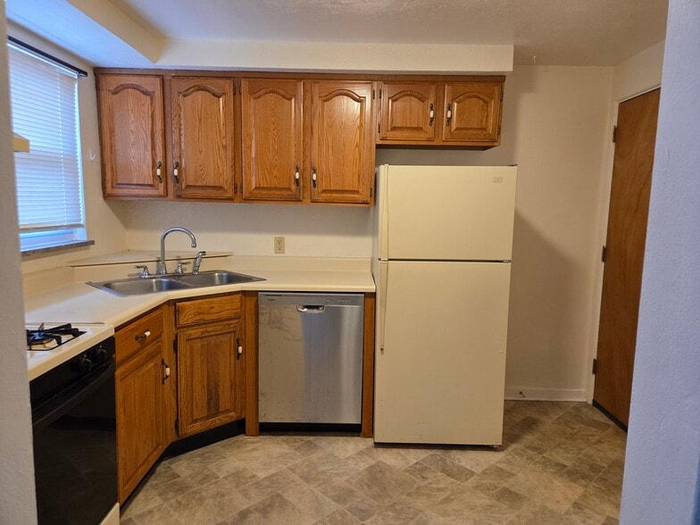 Building Photo - 813 4th St