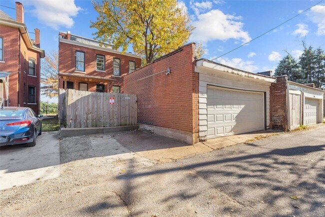 Building Photo - 3307 S Jefferson Ave