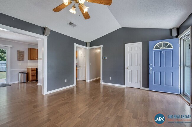 Building Photo - Charming 3-Bed, 2-Bath Home in Historic Be...